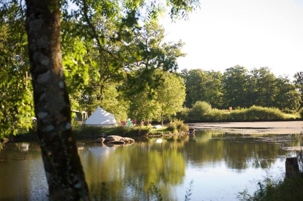 Camping Etang Du Camp Senergues Esterno foto