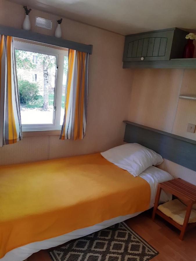 Camping Etang Du Camp Senergues Esterno foto