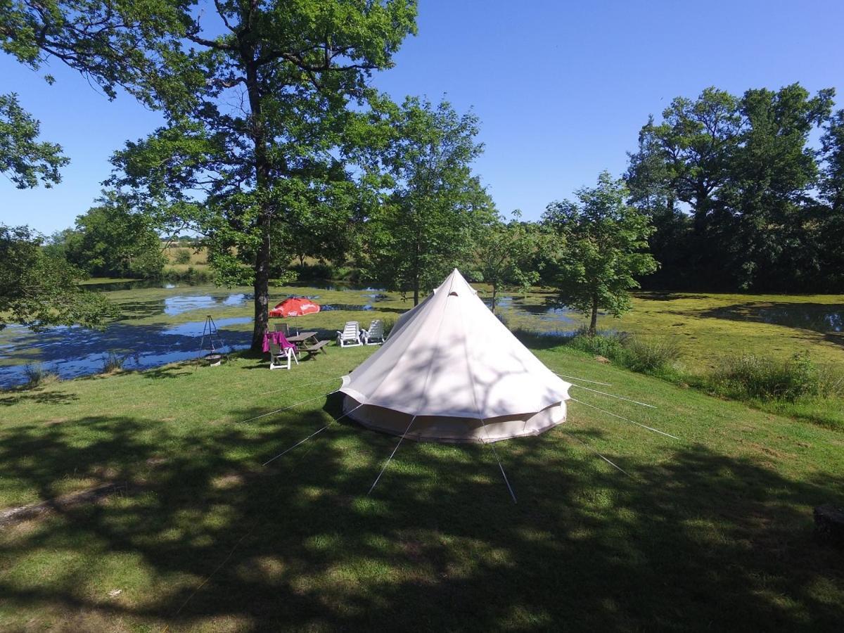 Camping Etang Du Camp Senergues Esterno foto