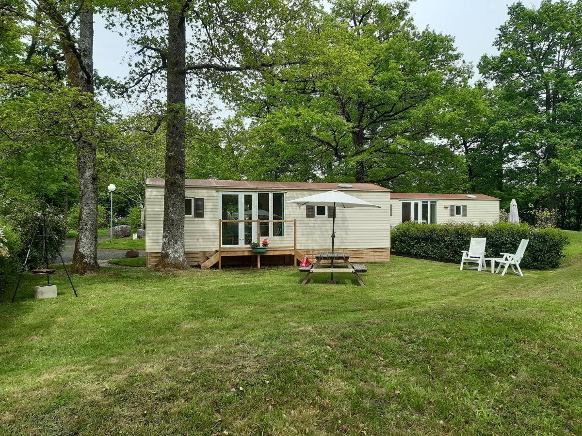 Camping Etang Du Camp Senergues Esterno foto