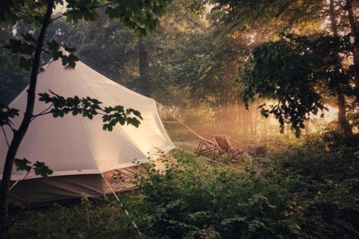 Camping Etang Du Camp Senergues Esterno foto