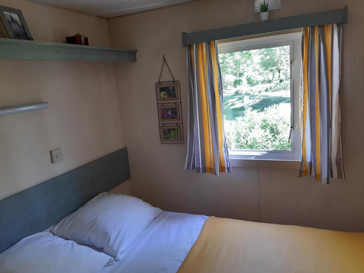 Camping Etang Du Camp Senergues Esterno foto