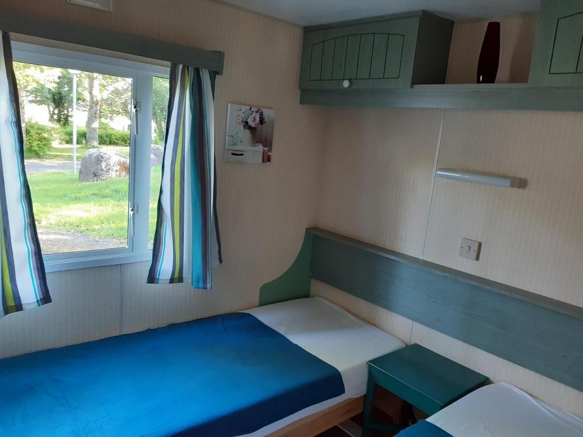 Camping Etang Du Camp Senergues Esterno foto