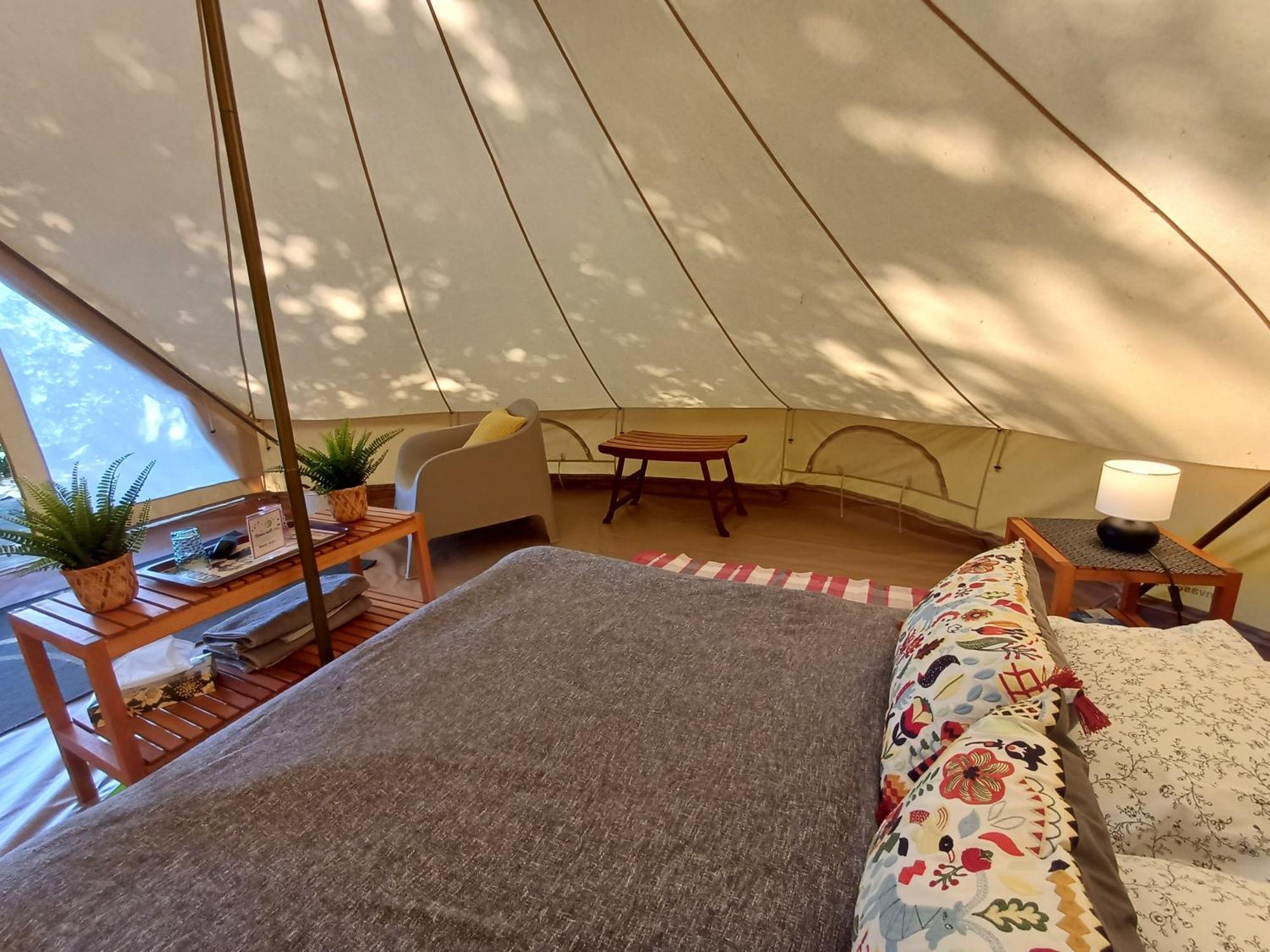 Camping Etang Du Camp Senergues Esterno foto