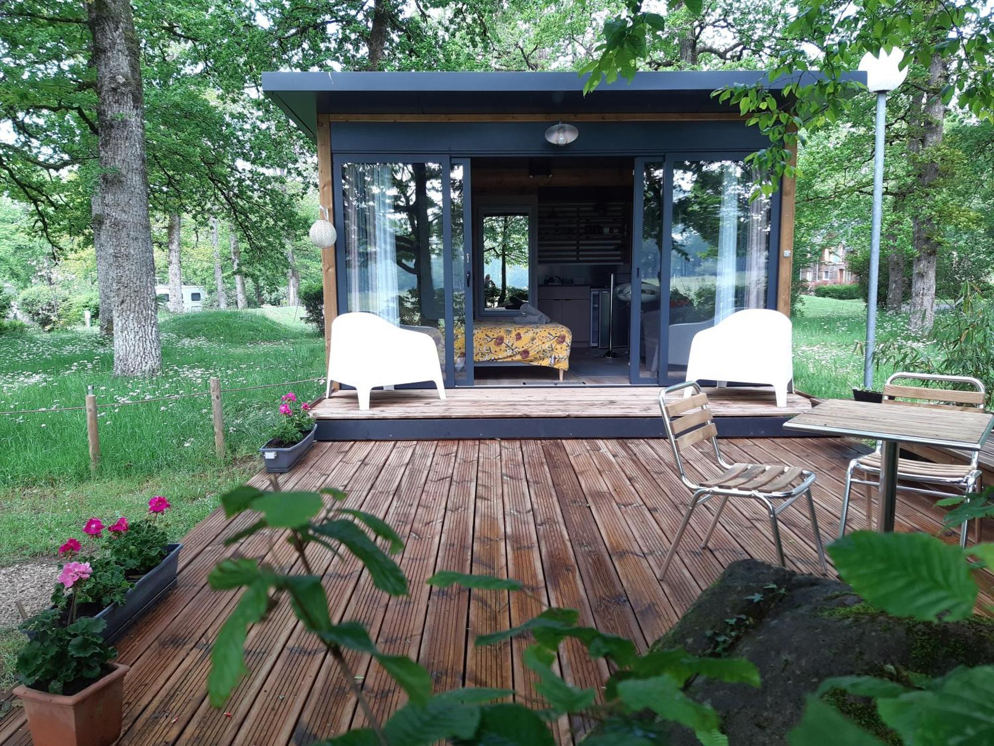 Camping Etang Du Camp Senergues Esterno foto